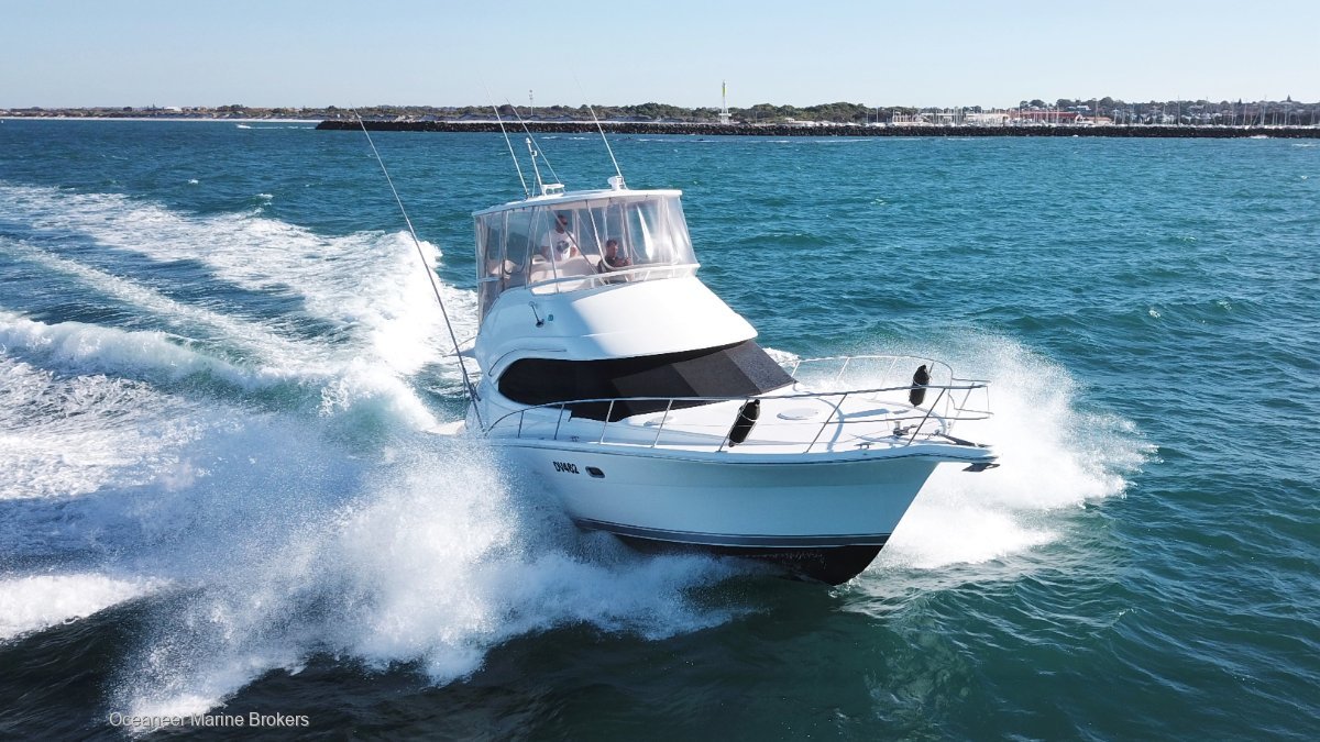 2009 RIVIERA 38 FLYBRIDGE