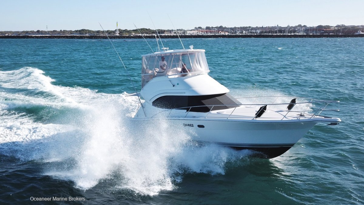 2009 RIVIERA 38 FLYBRIDGE