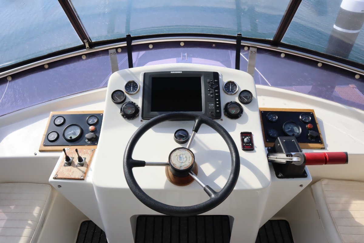 T CRAFT 32 CATAMARAN
