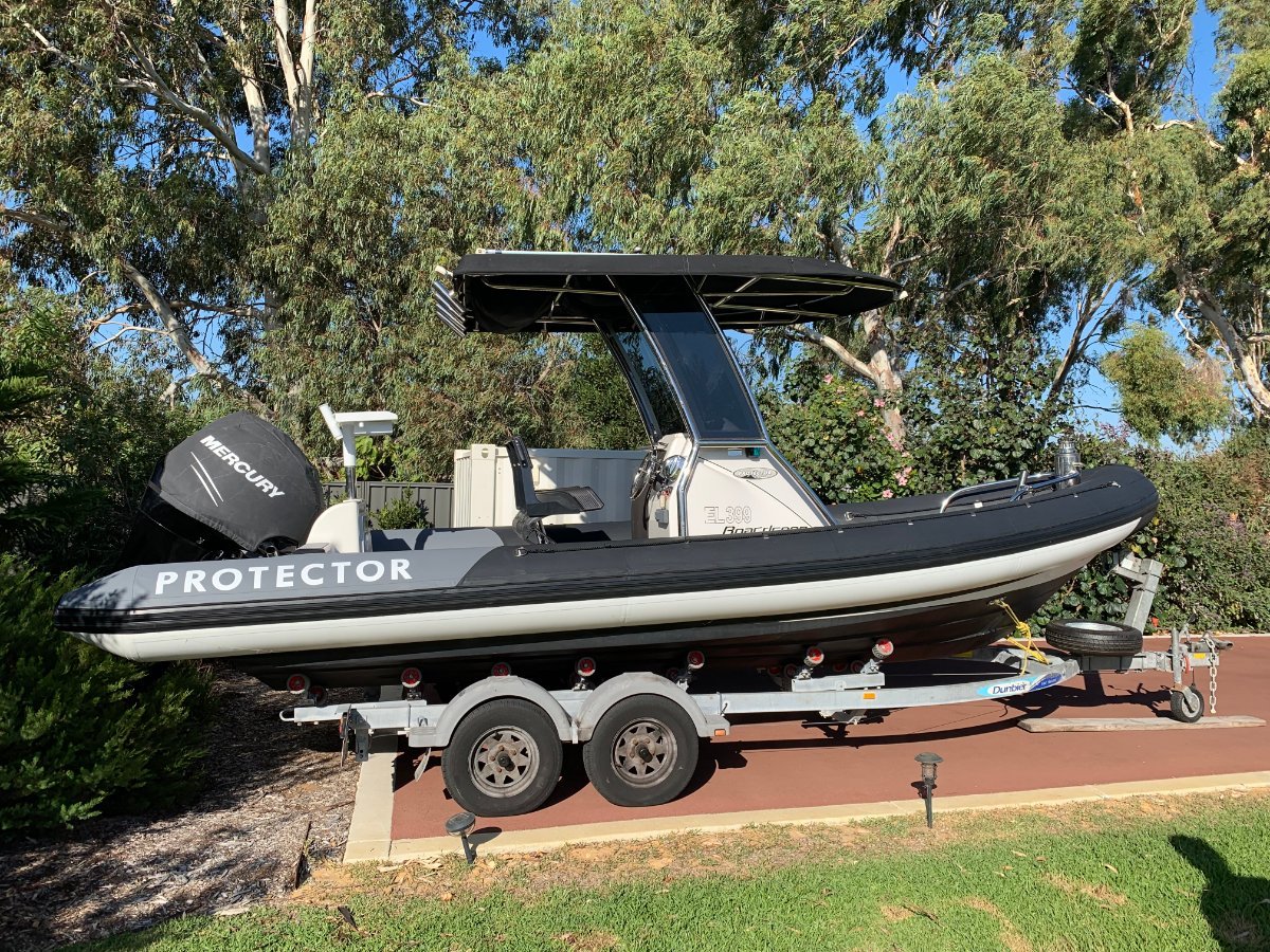 PROTECTOR 7.50 CENTRE CONSOLE