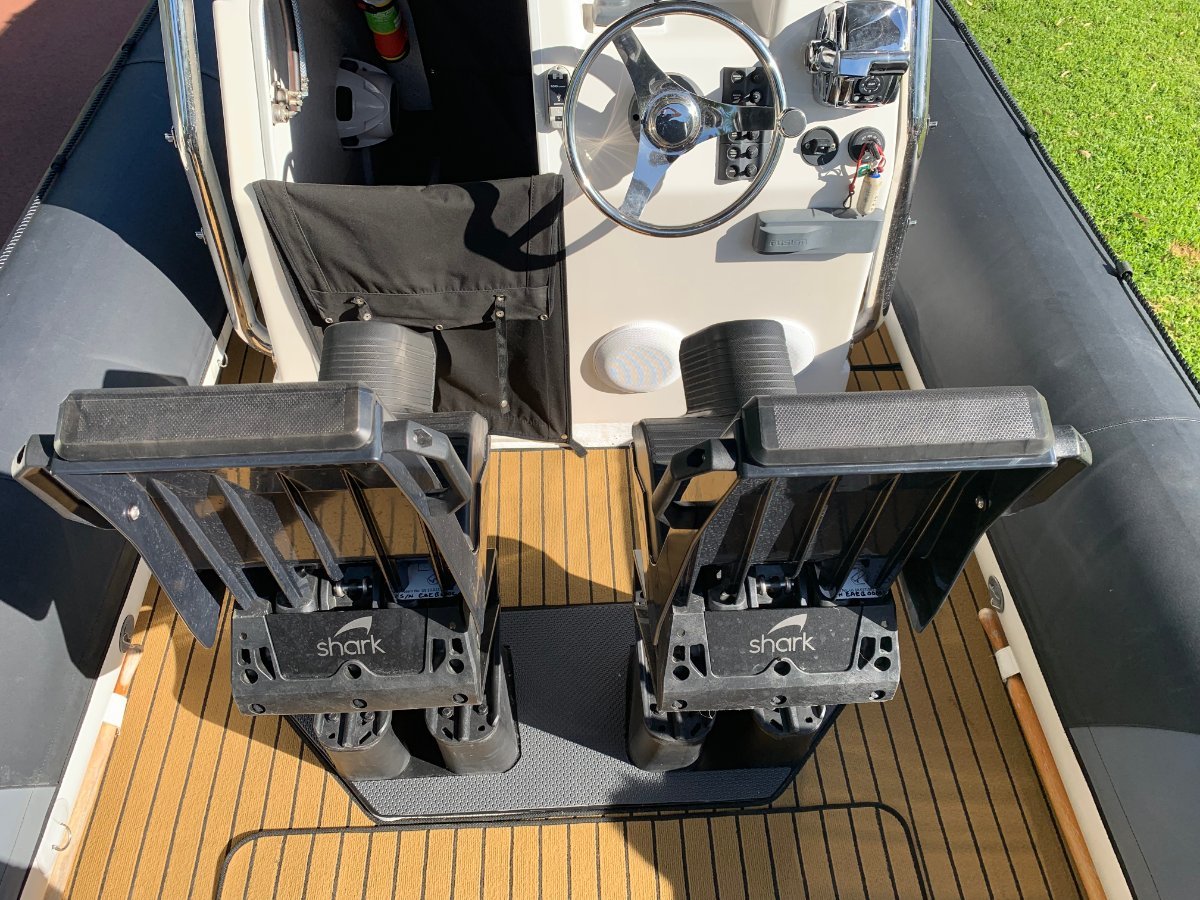 PROTECTOR 7.50 CENTRE CONSOLE