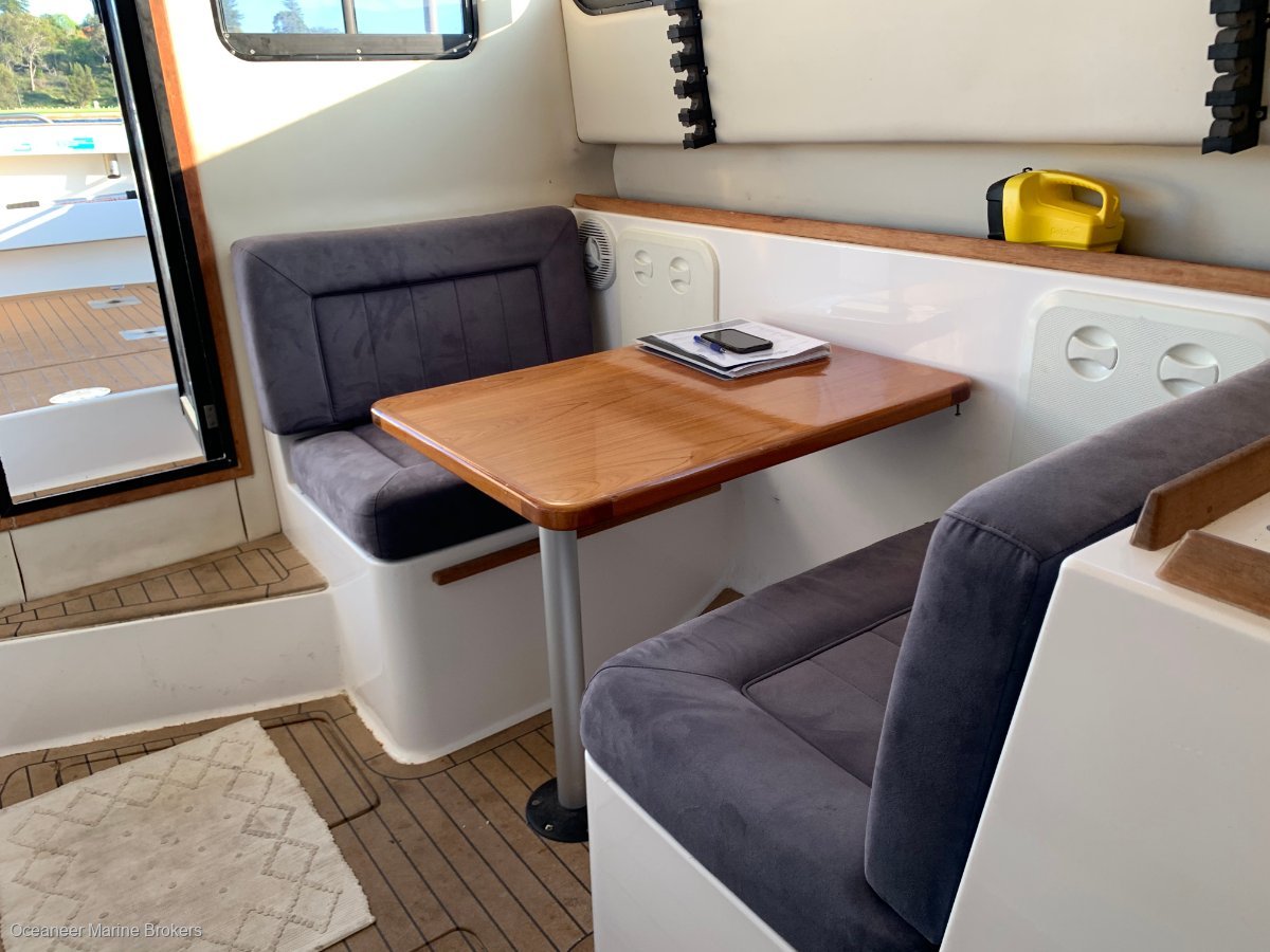 2004 BLACK WATCH 26 FLYBRIDGE