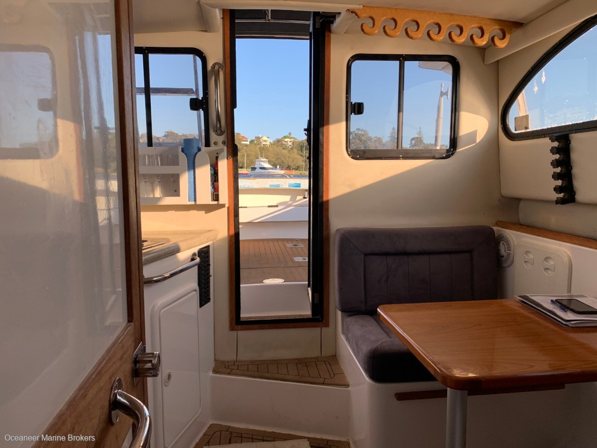 2004 BLACK WATCH 26 FLYBRIDGE