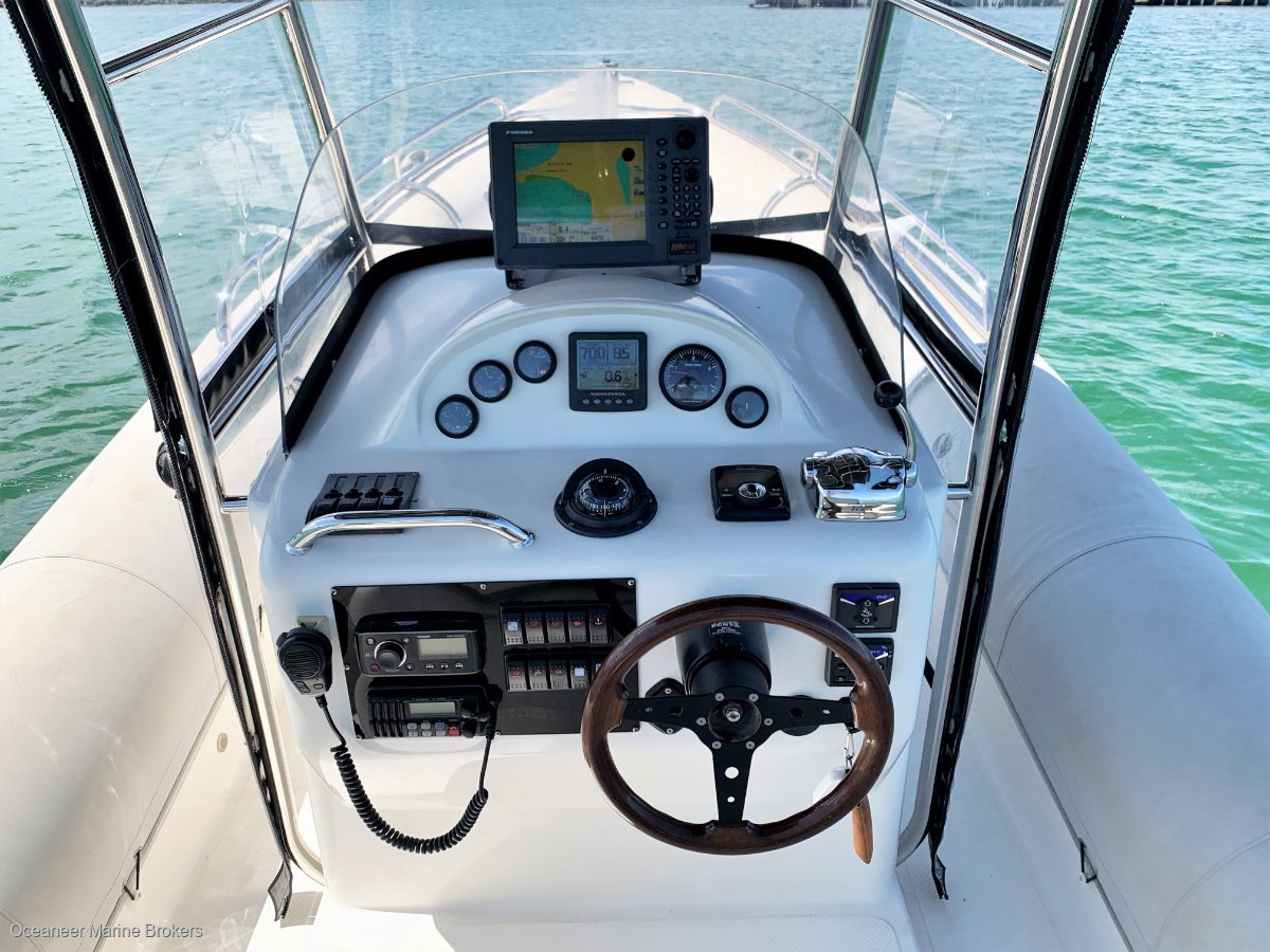 BAKEWELL-WHITE 6.75 CENTRE CONSOLE