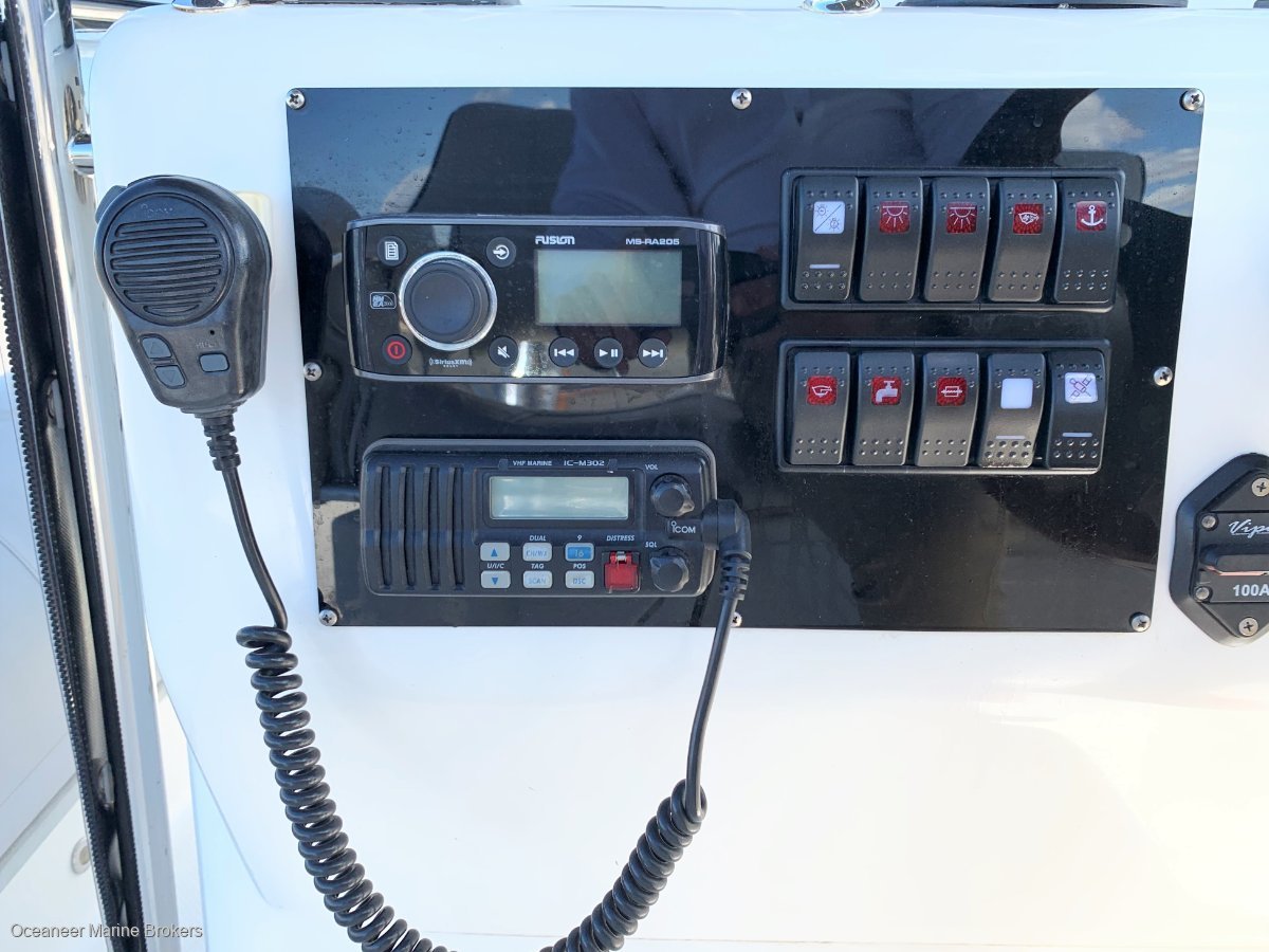 BAKEWELL-WHITE 6.75 CENTRE CONSOLE