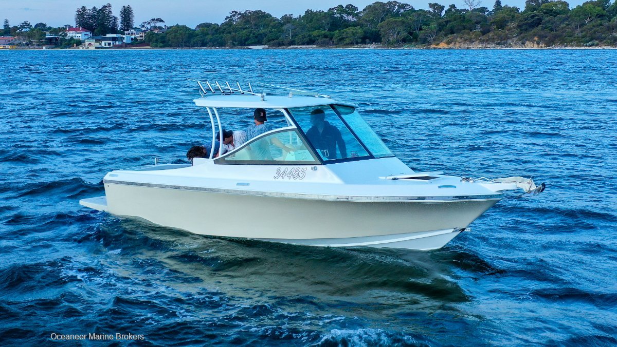 2019 CARIBBEAN REEF RUNNER 21 CRUISER
