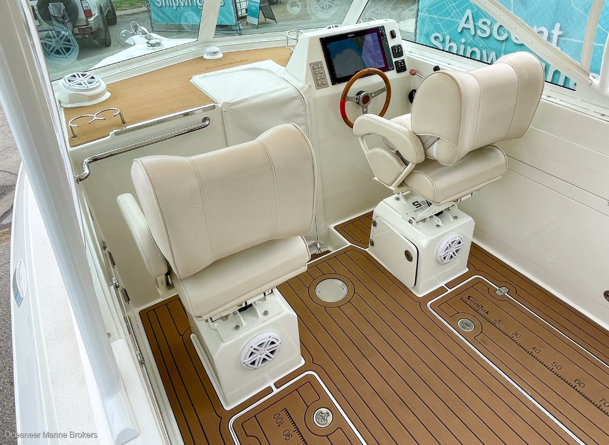 2019 CARIBBEAN REEF RUNNER 21 CRUISER