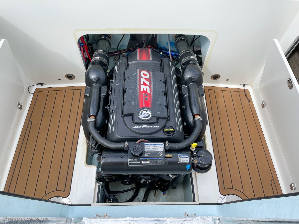 2019 CARIBBEAN REEF RUNNER 21 CRUISER