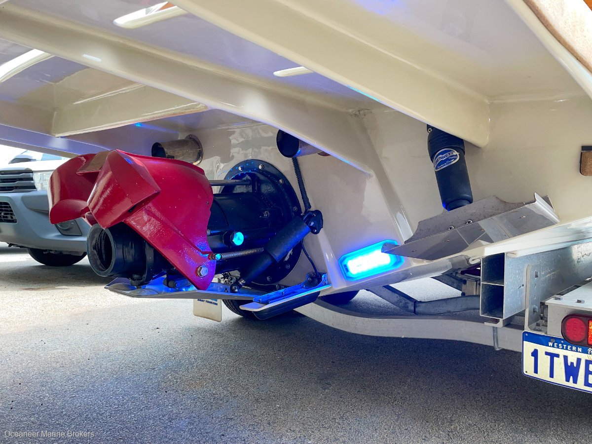 2019 CARIBBEAN REEF RUNNER 21 CRUISER