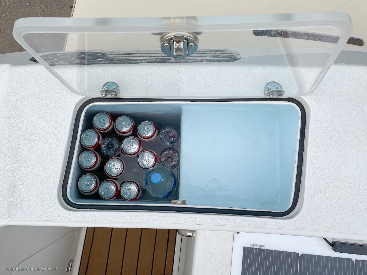 2019 CARIBBEAN REEF RUNNER 21 CRUISER