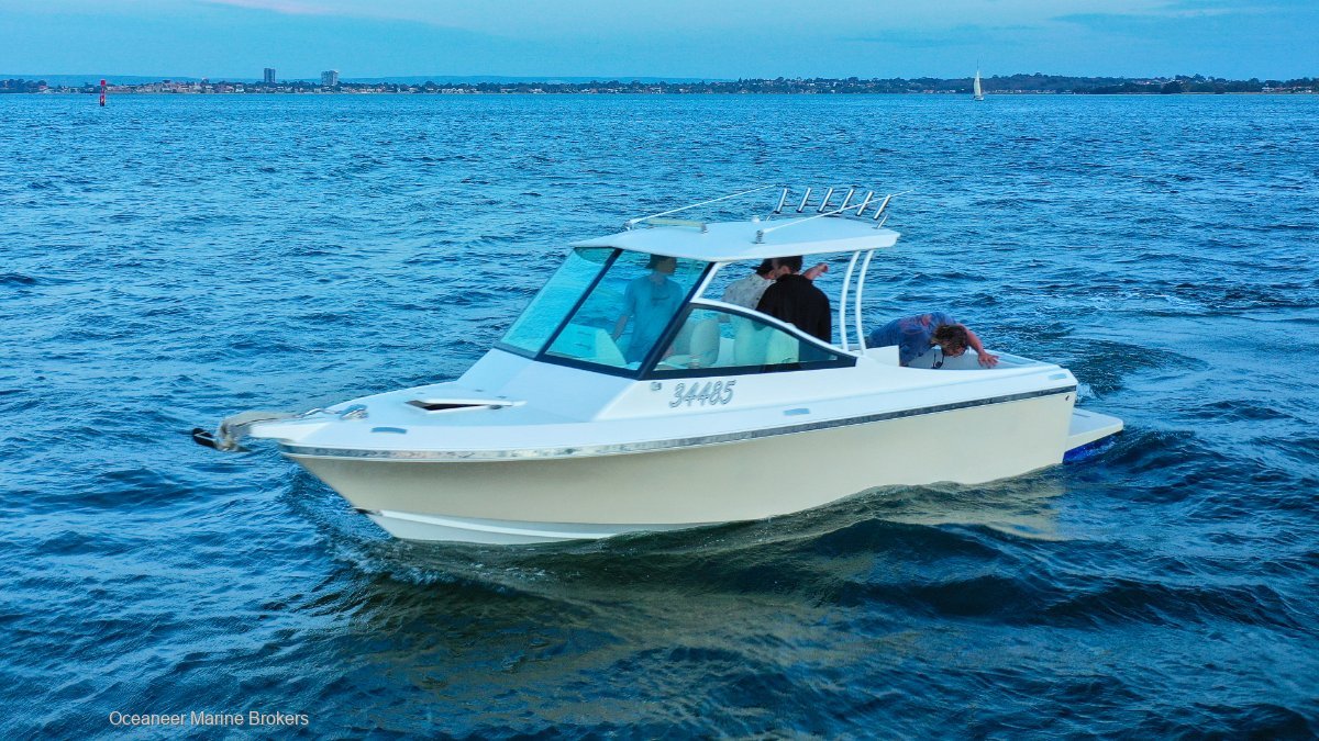2019 CARIBBEAN REEF RUNNER 21 CRUISER