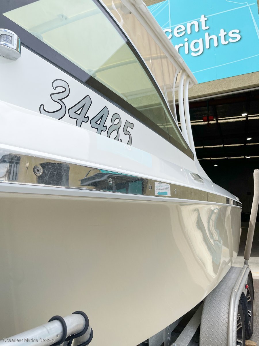2019 CARIBBEAN REEF RUNNER 21 CRUISER