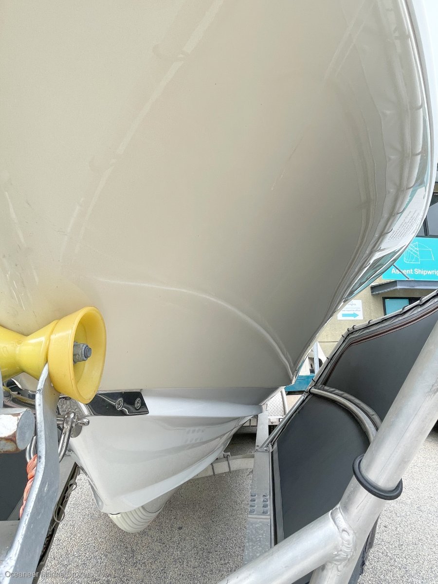 2019 CARIBBEAN REEF RUNNER 21 CRUISER