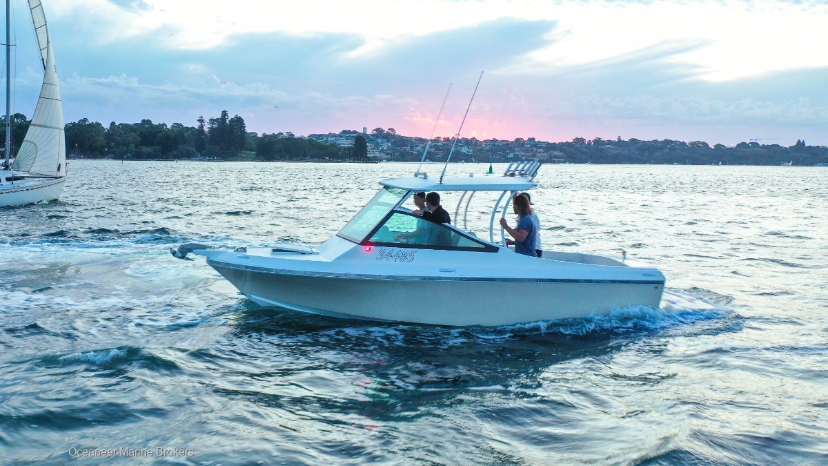 2019 CARIBBEAN REEF RUNNER 21 CRUISER