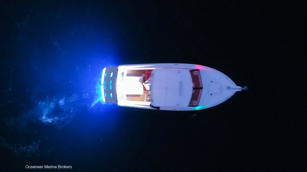2019 CARIBBEAN REEF RUNNER 21 CRUISER