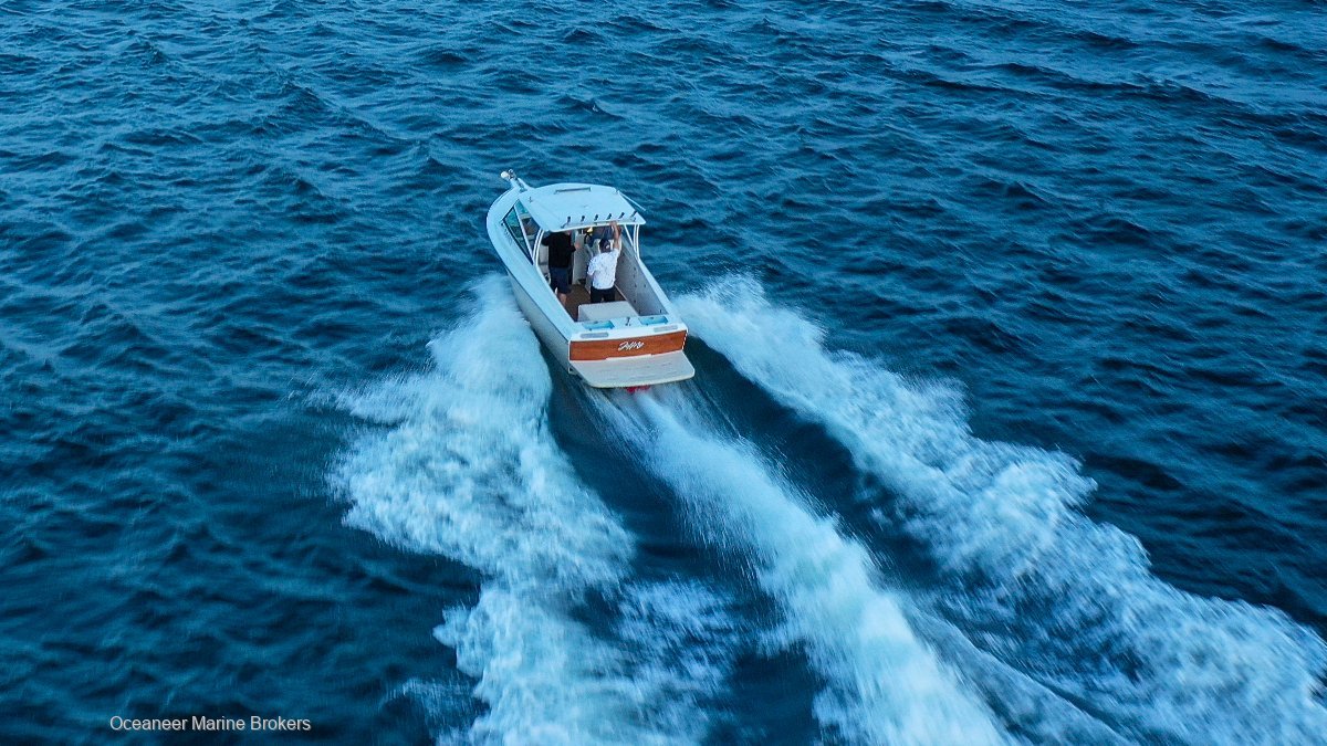 2019 CARIBBEAN REEF RUNNER 21 CRUISER
