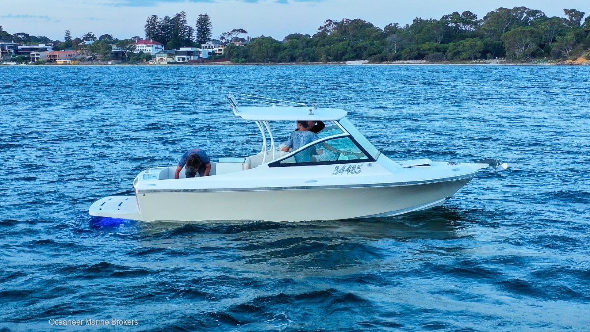 2019 CARIBBEAN REEF RUNNER 21 CRUISER