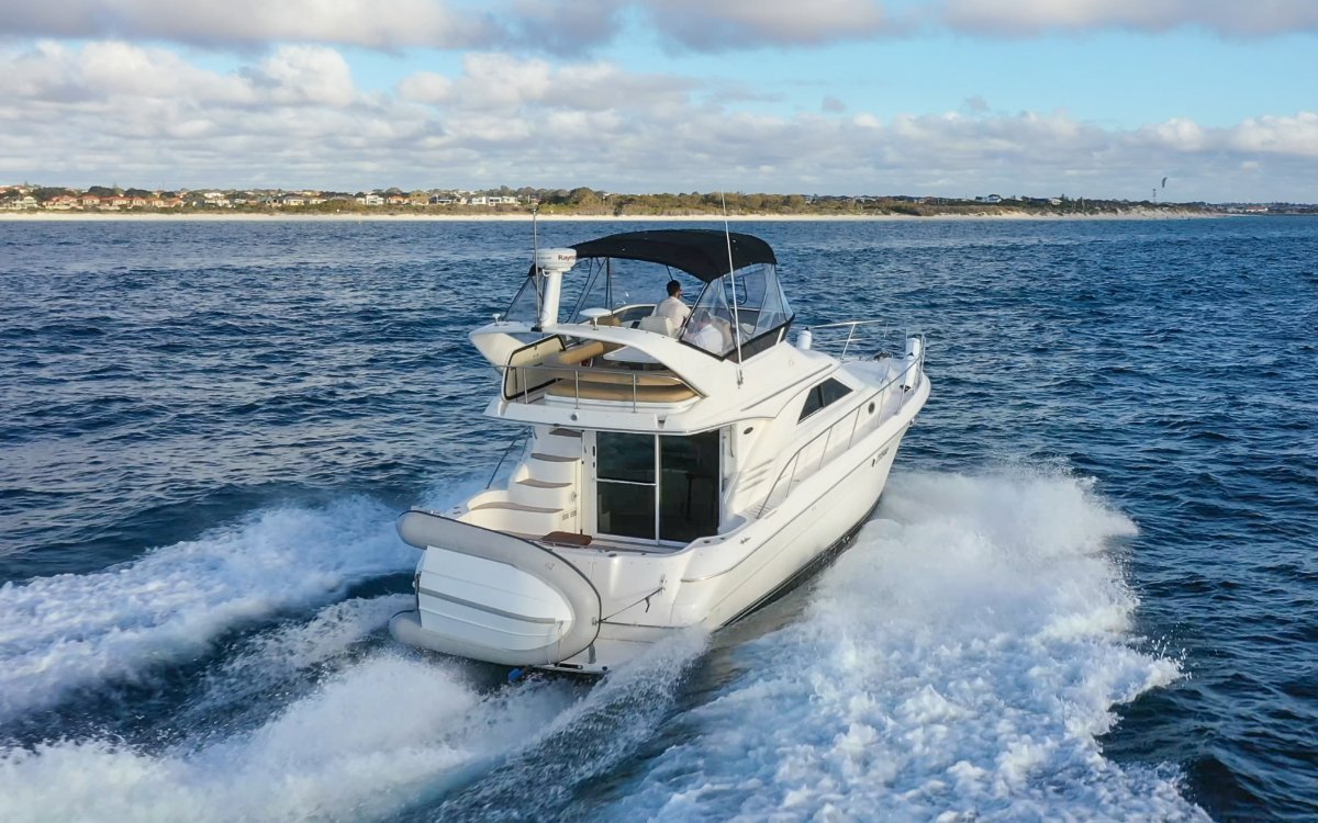 SEA RAY 400 SEDAN