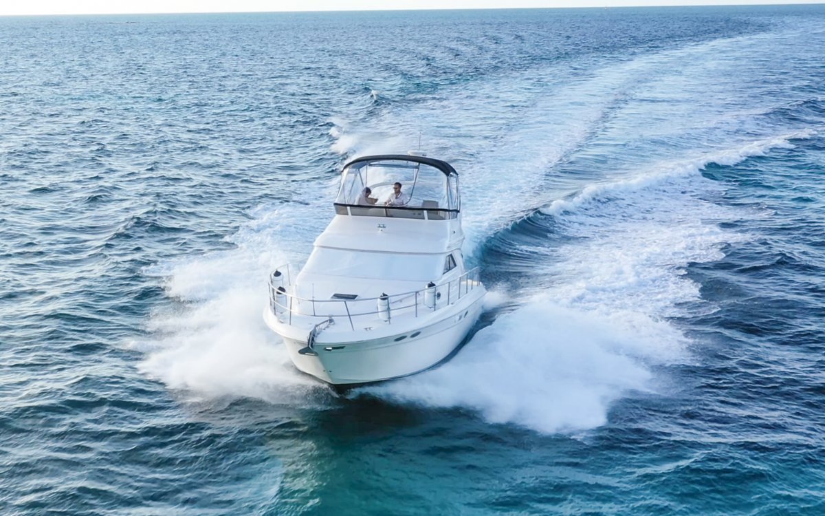SEA RAY 400 SEDAN
