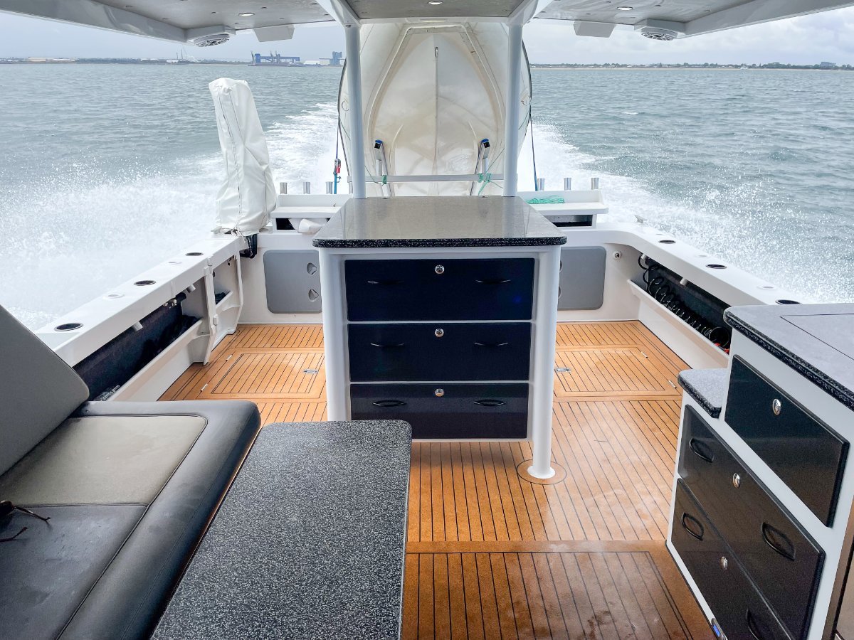 2021 OUTLAW BOATS 10.0M CATAMARAN