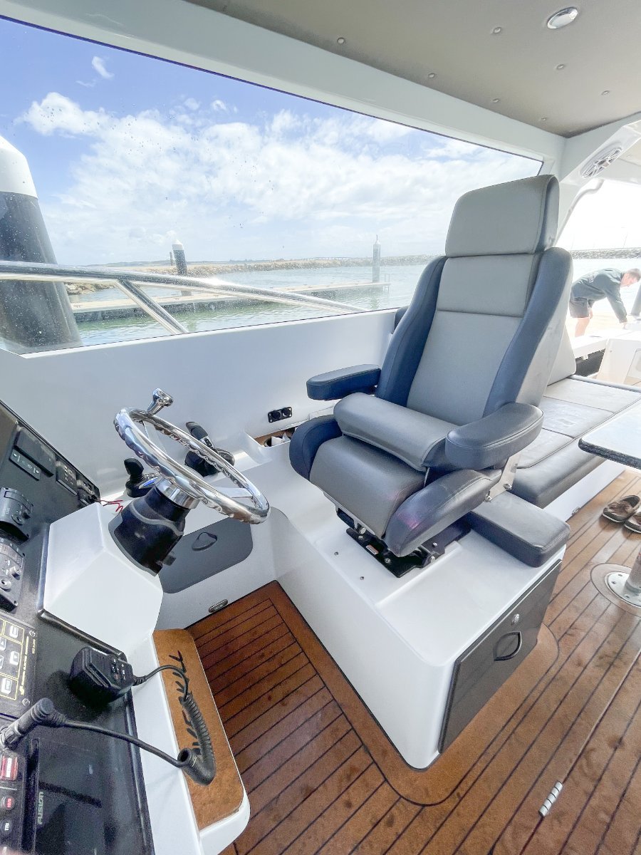 2021 OUTLAW BOATS 10.0M CATAMARAN