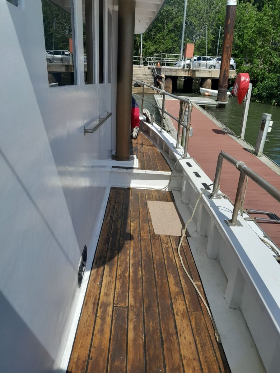 CARVEL LIVE ABOARD CRUISER