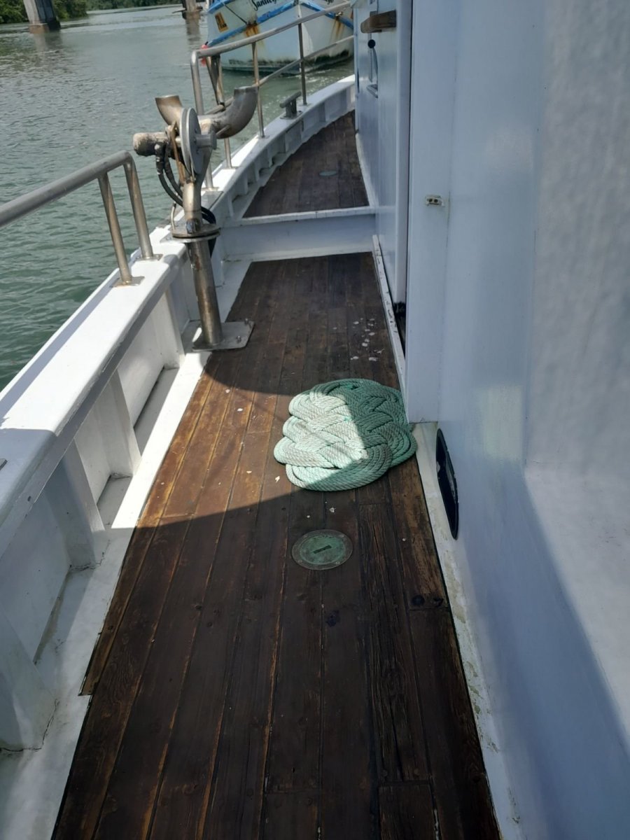 CARVEL LIVE ABOARD CRUISER