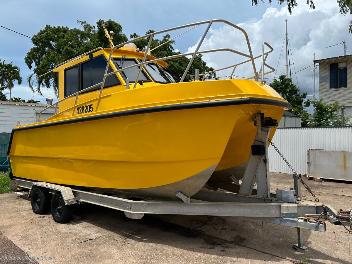 CAIRNS CUSTOM CRAFT CHARTER