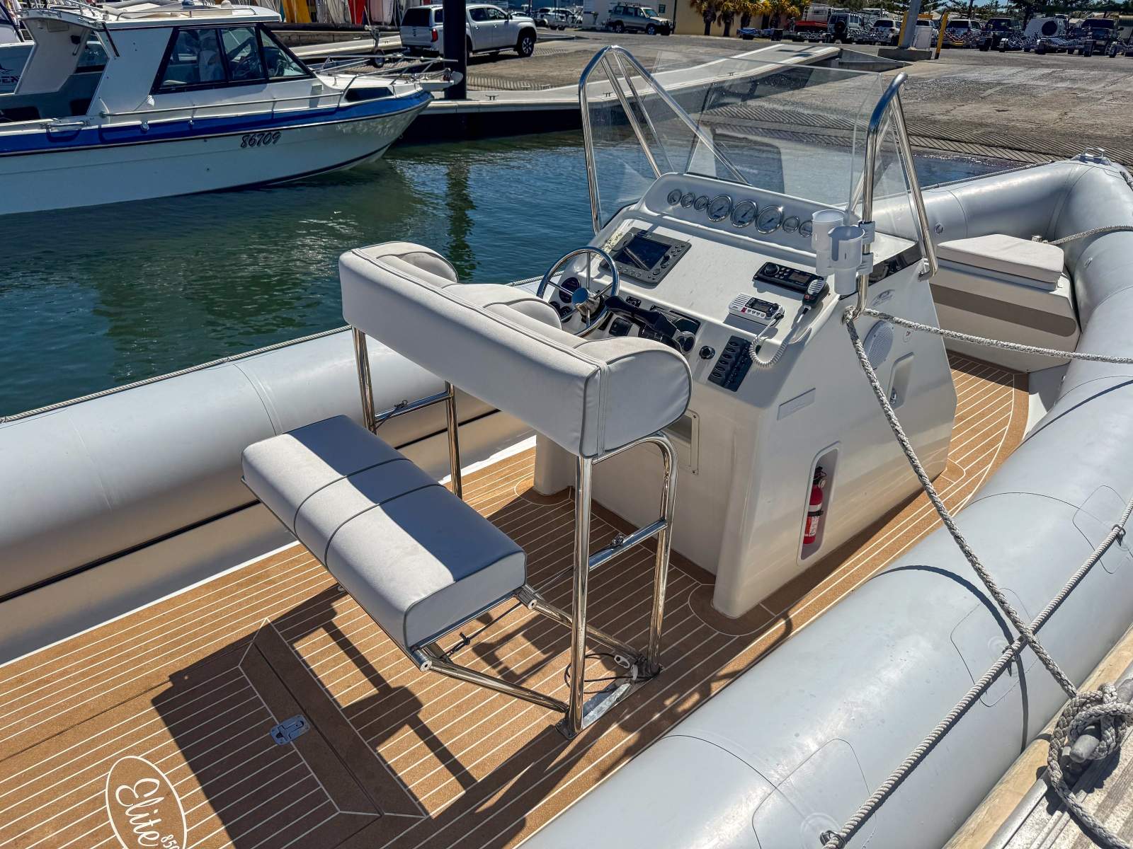 GEMINI ELITE 850 RUNABOUT