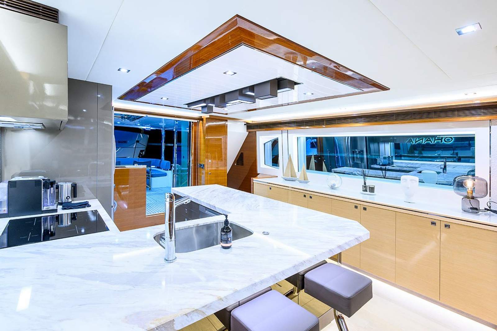 2016 HORIZON E75 FLYBRIDGE YACHT