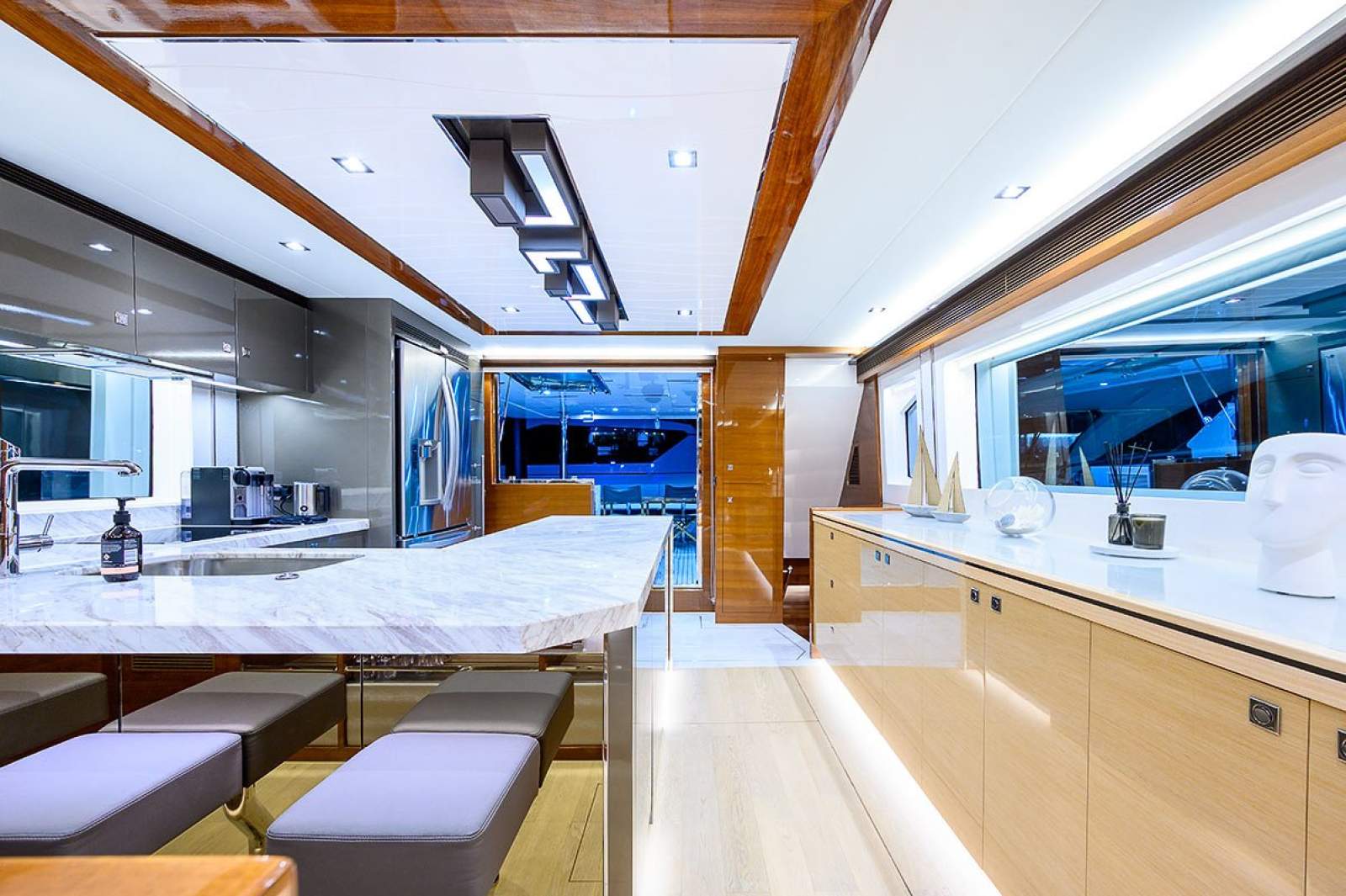 2016 HORIZON E75 FLYBRIDGE YACHT