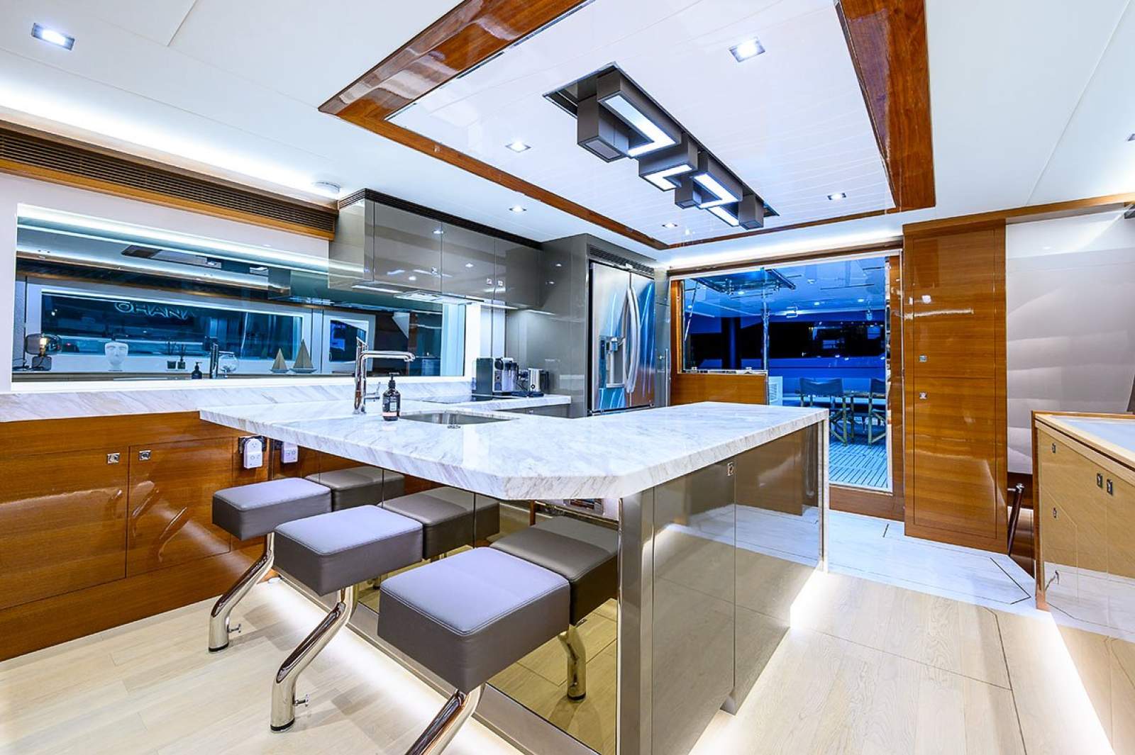 2016 HORIZON E75 FLYBRIDGE YACHT