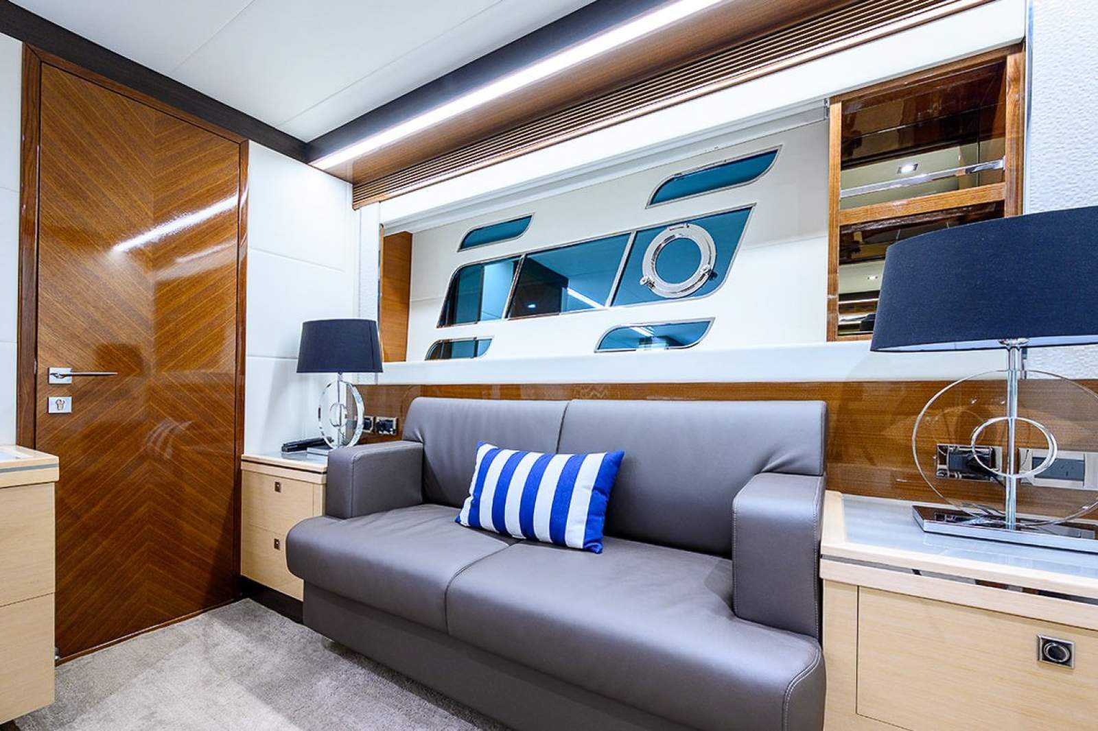 2016 HORIZON E75 FLYBRIDGE YACHT
