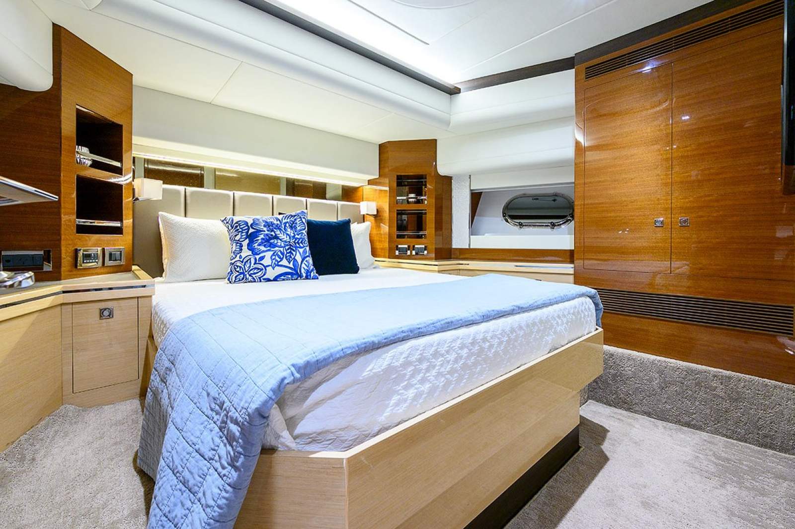 2016 HORIZON E75 FLYBRIDGE YACHT