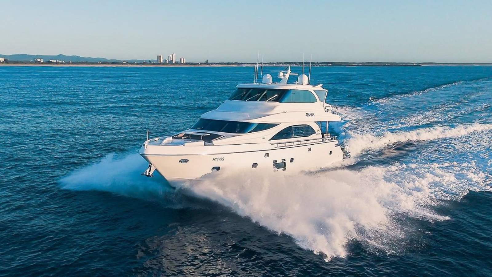 2016 HORIZON E75 FLYBRIDGE YACHT
