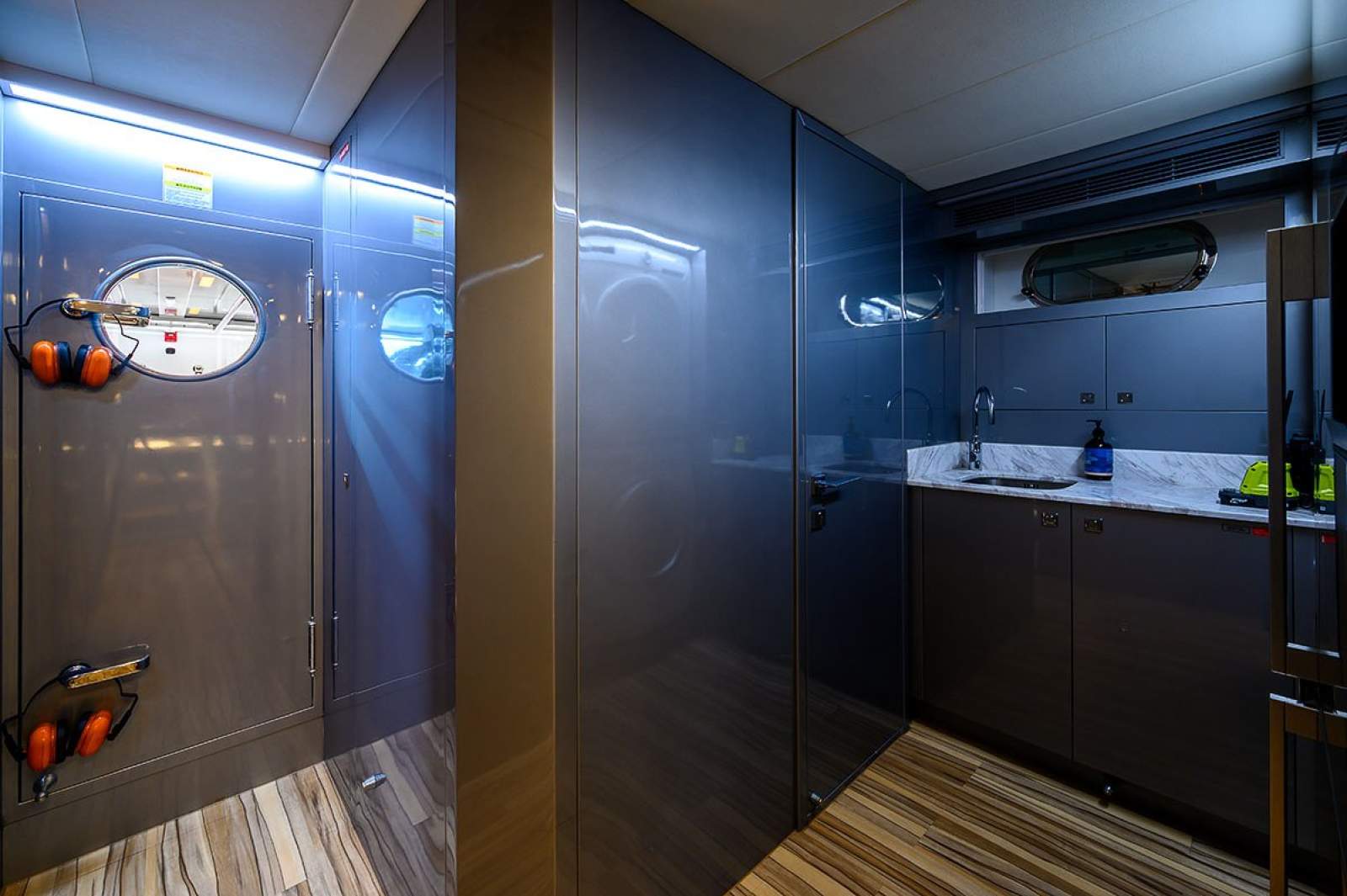 2016 HORIZON E75 FLYBRIDGE YACHT