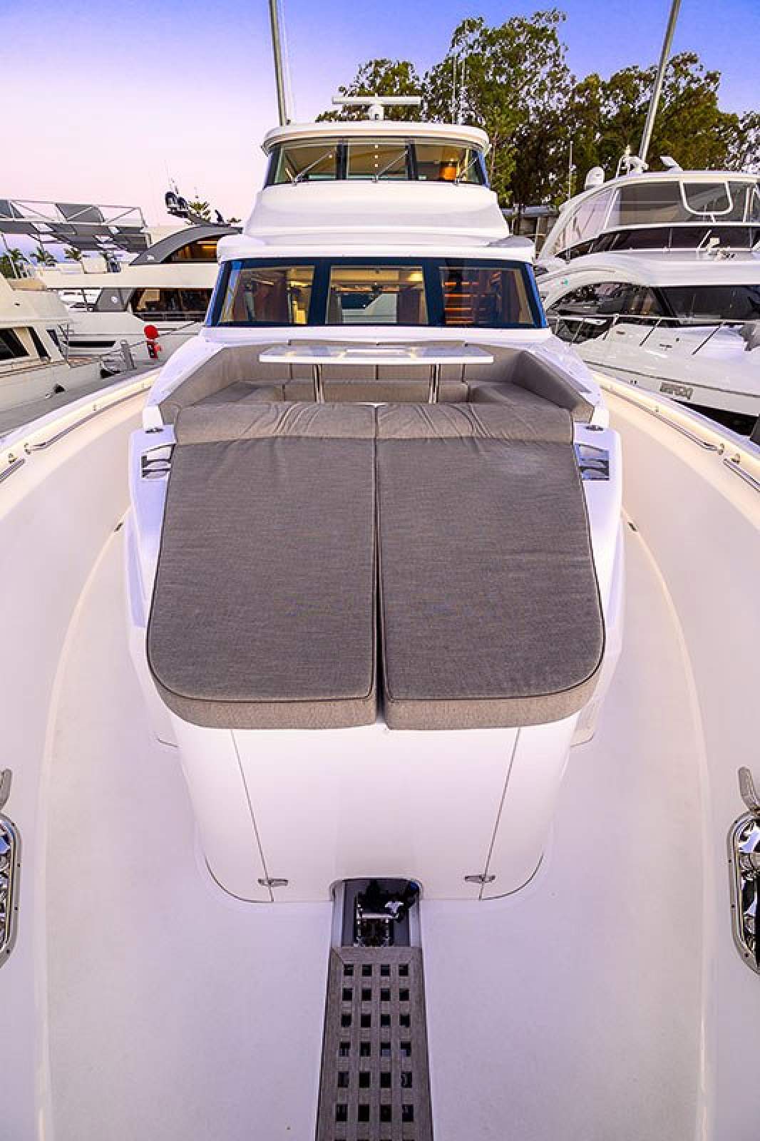 2016 HORIZON E75 FLYBRIDGE YACHT