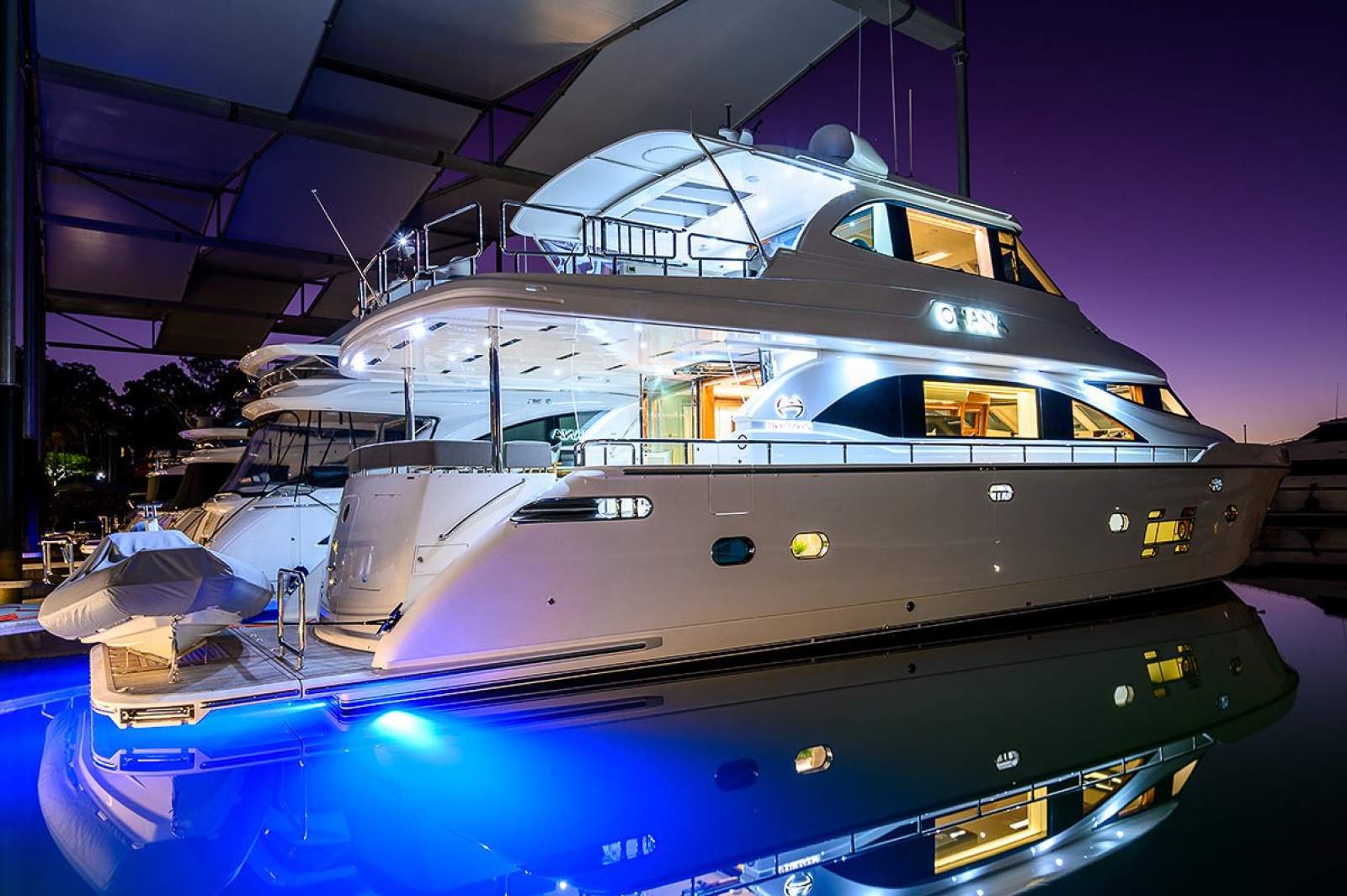 2016 HORIZON E75 FLYBRIDGE YACHT