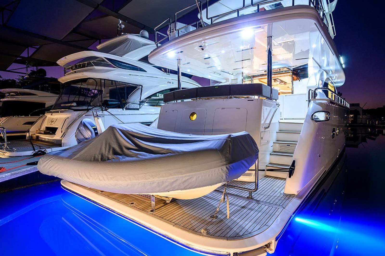 2016 HORIZON E75 FLYBRIDGE YACHT