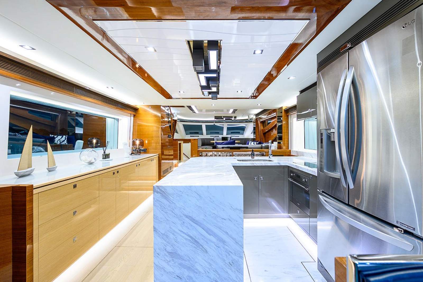 2016 HORIZON E75 FLYBRIDGE YACHT