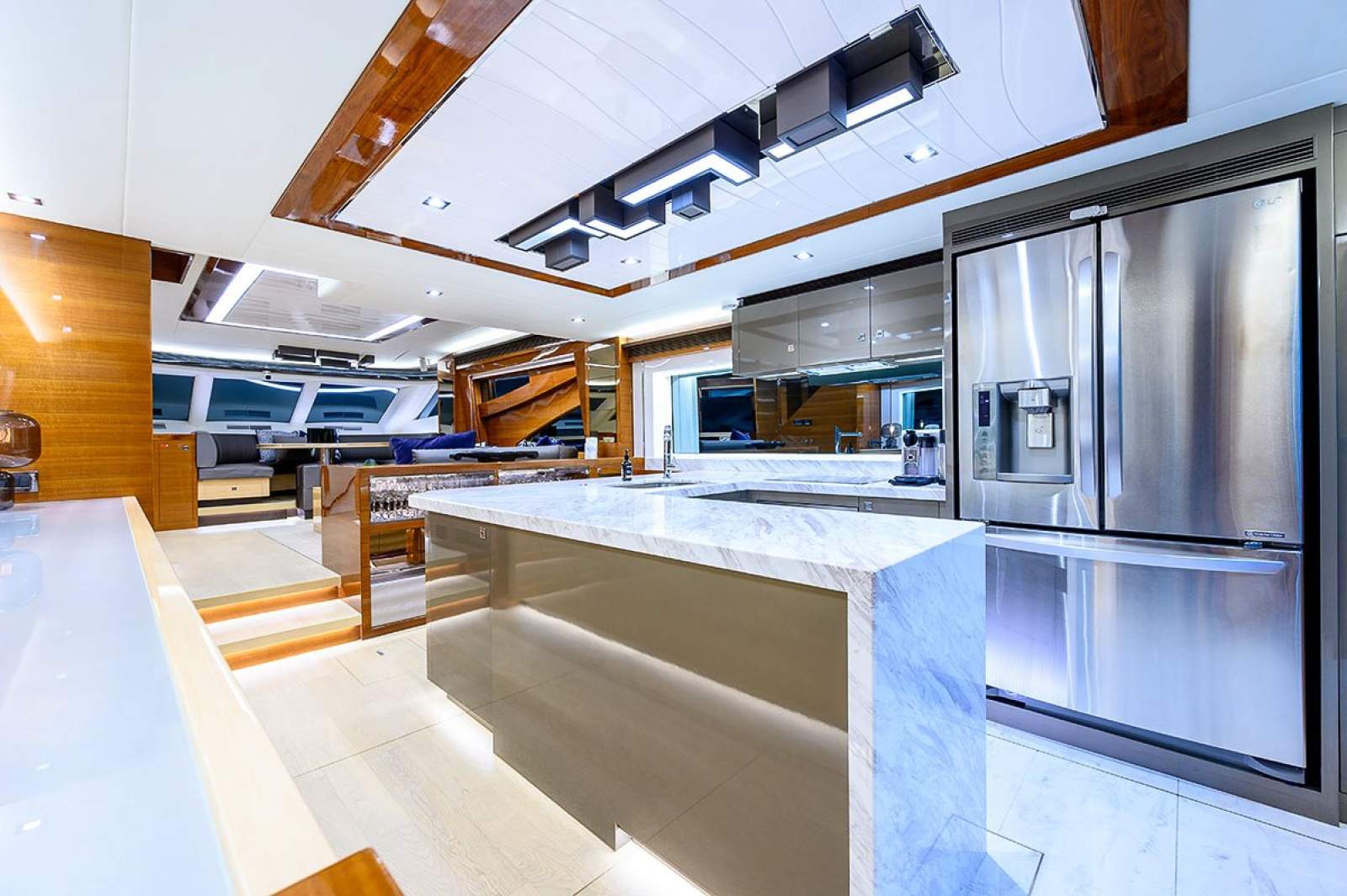 2016 HORIZON E75 FLYBRIDGE YACHT