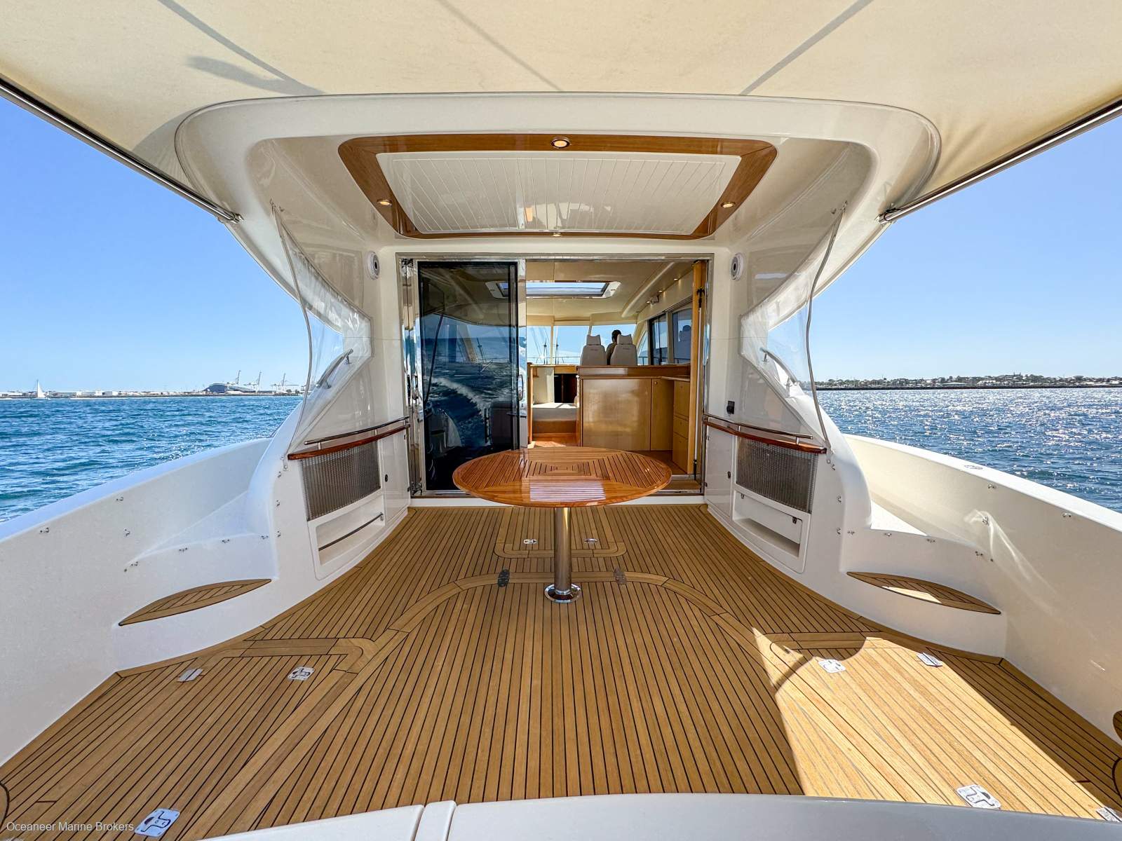 2009 MARITIMO C60 CABRIOLET SPORTS CRUISER