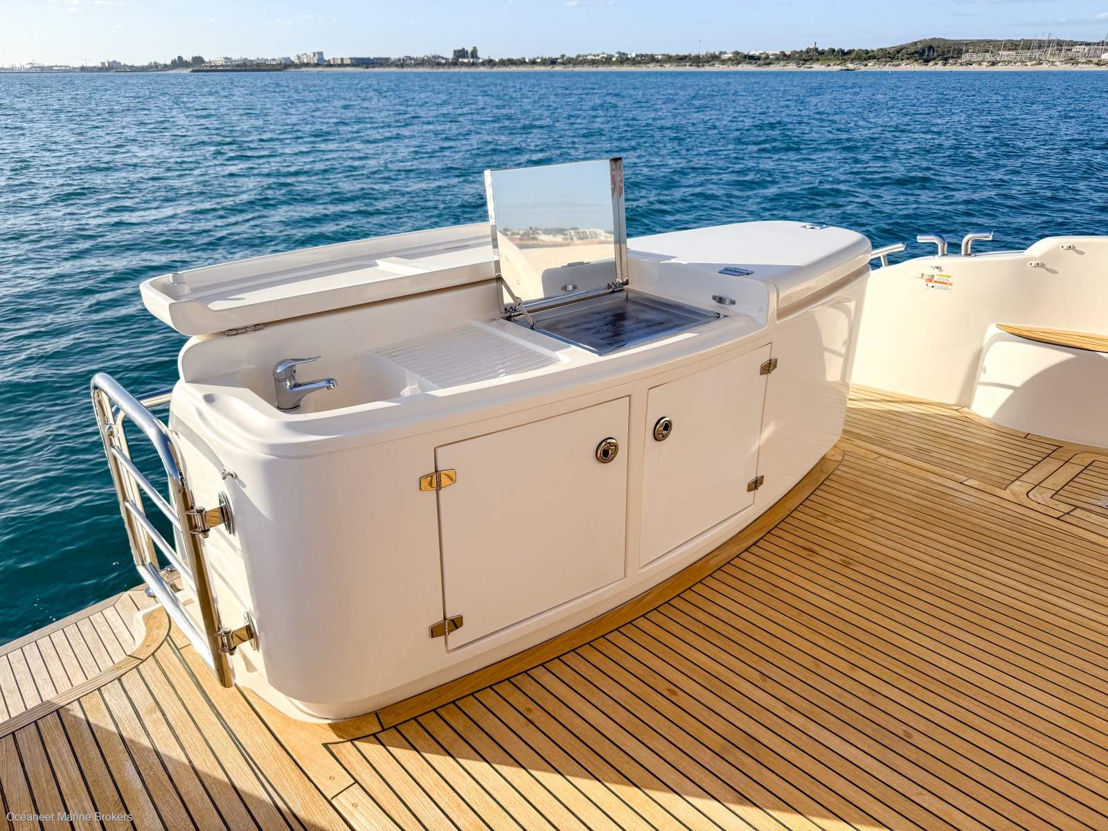 2009 MARITIMO C60 CABRIOLET SPORTS CRUISER