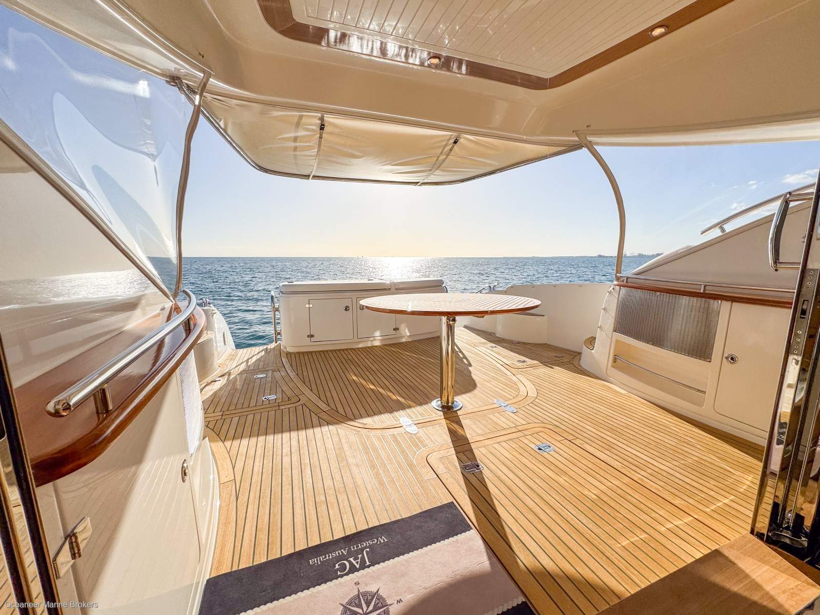 2009 MARITIMO C60 CABRIOLET SPORTS CRUISER