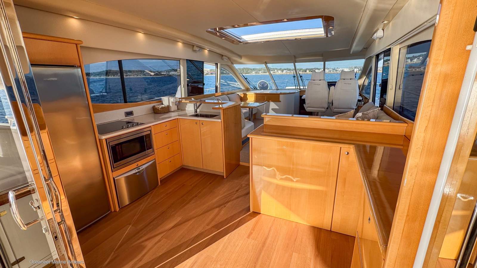 2009 MARITIMO C60 CABRIOLET SPORTS CRUISER