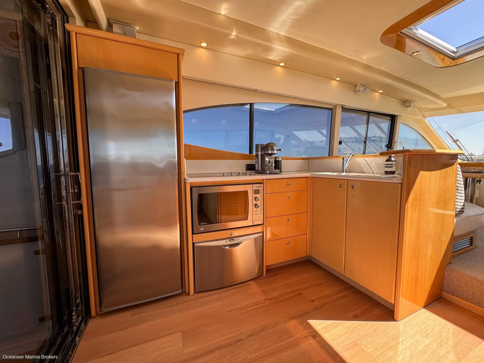 2009 MARITIMO C60 CABRIOLET SPORTS CRUISER
