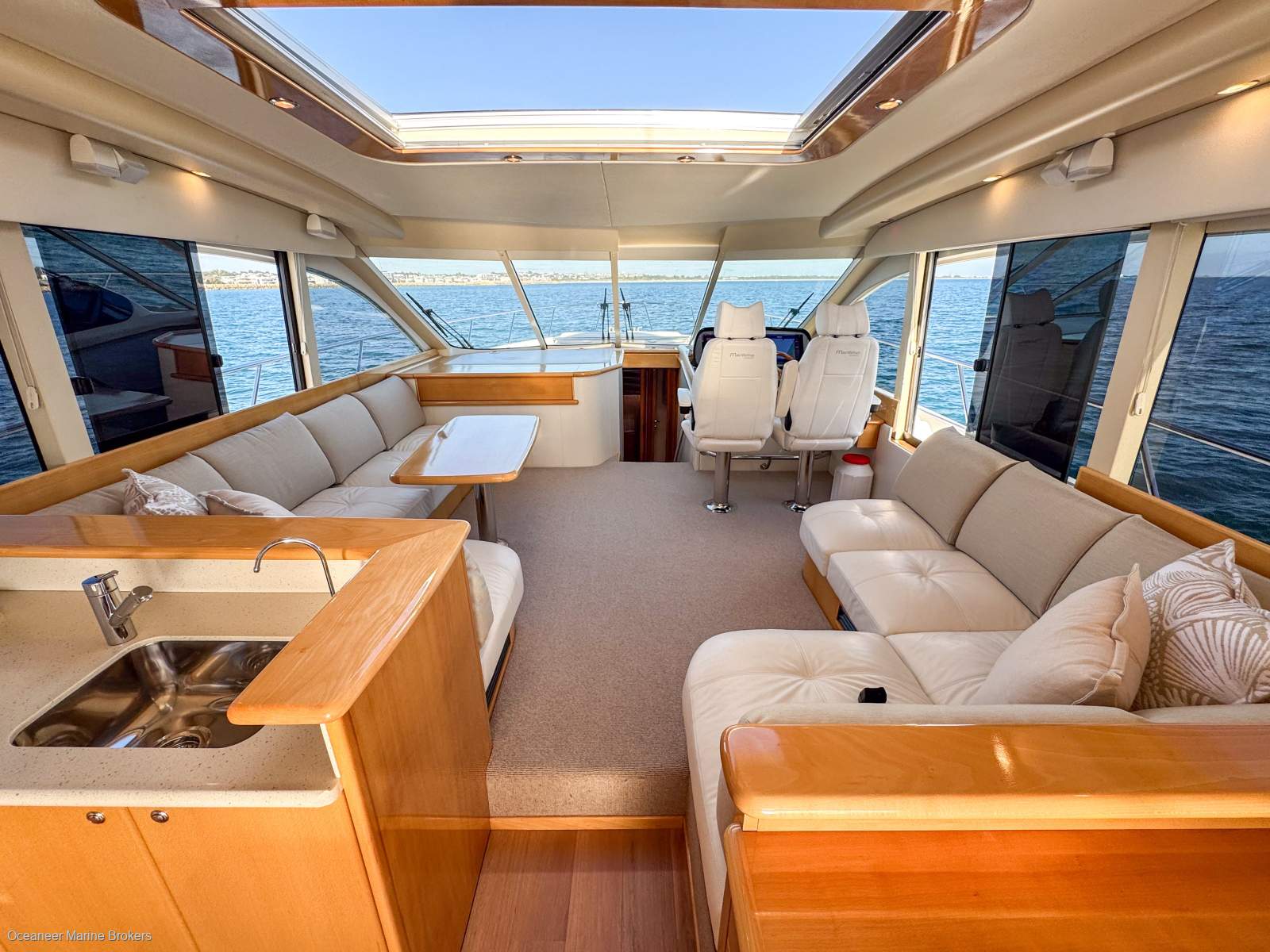 2009 MARITIMO C60 CABRIOLET SPORTS CRUISER
