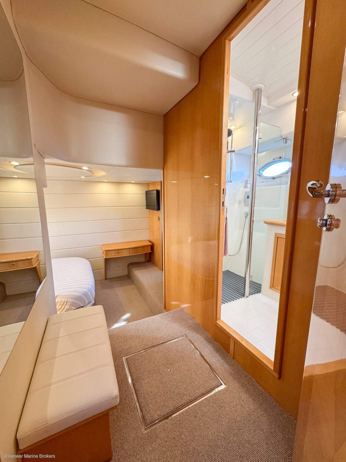 2009 MARITIMO C60 CABRIOLET SPORTS CRUISER