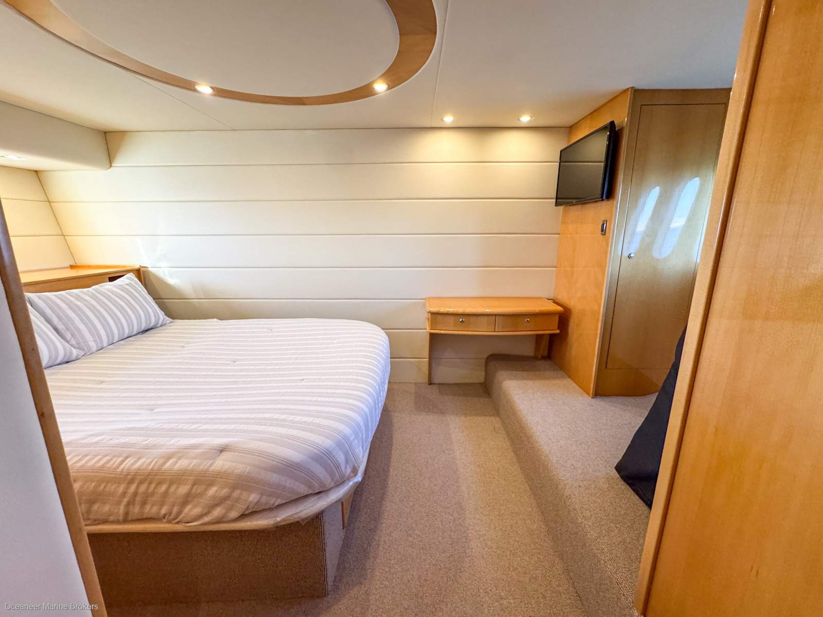 2009 MARITIMO C60 CABRIOLET SPORTS CRUISER