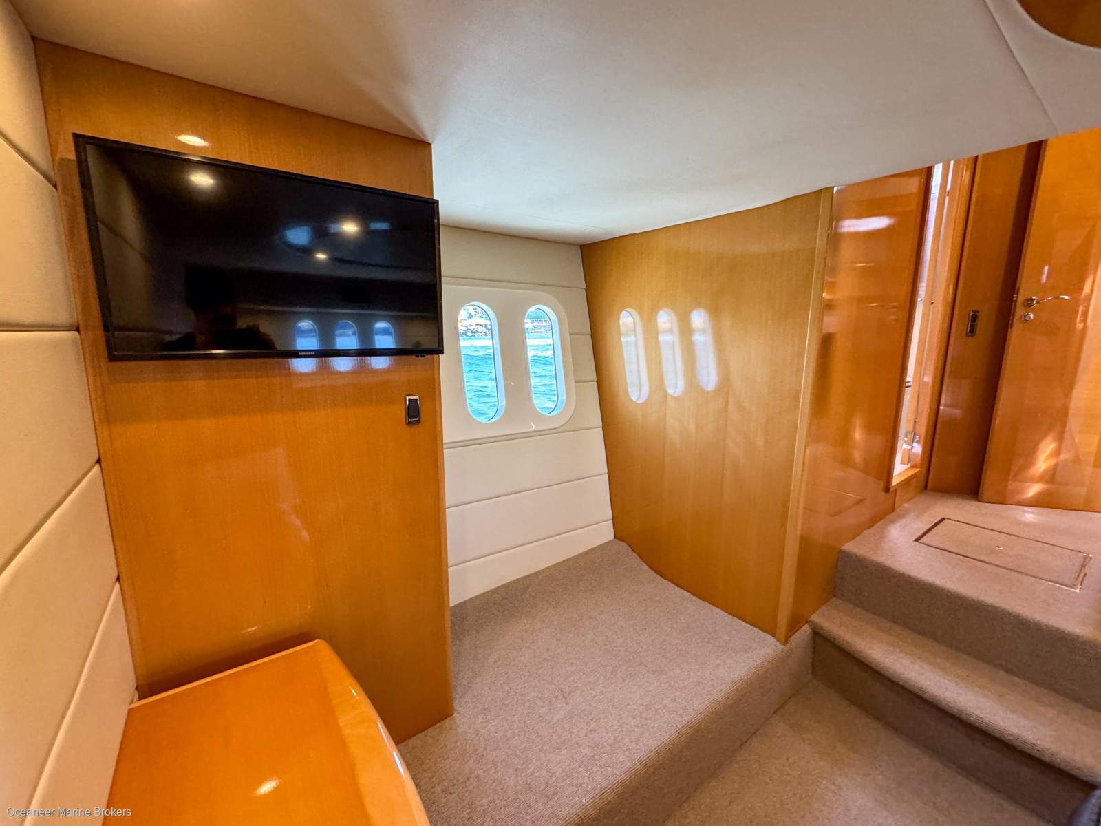 2009 MARITIMO C60 CABRIOLET SPORTS CRUISER